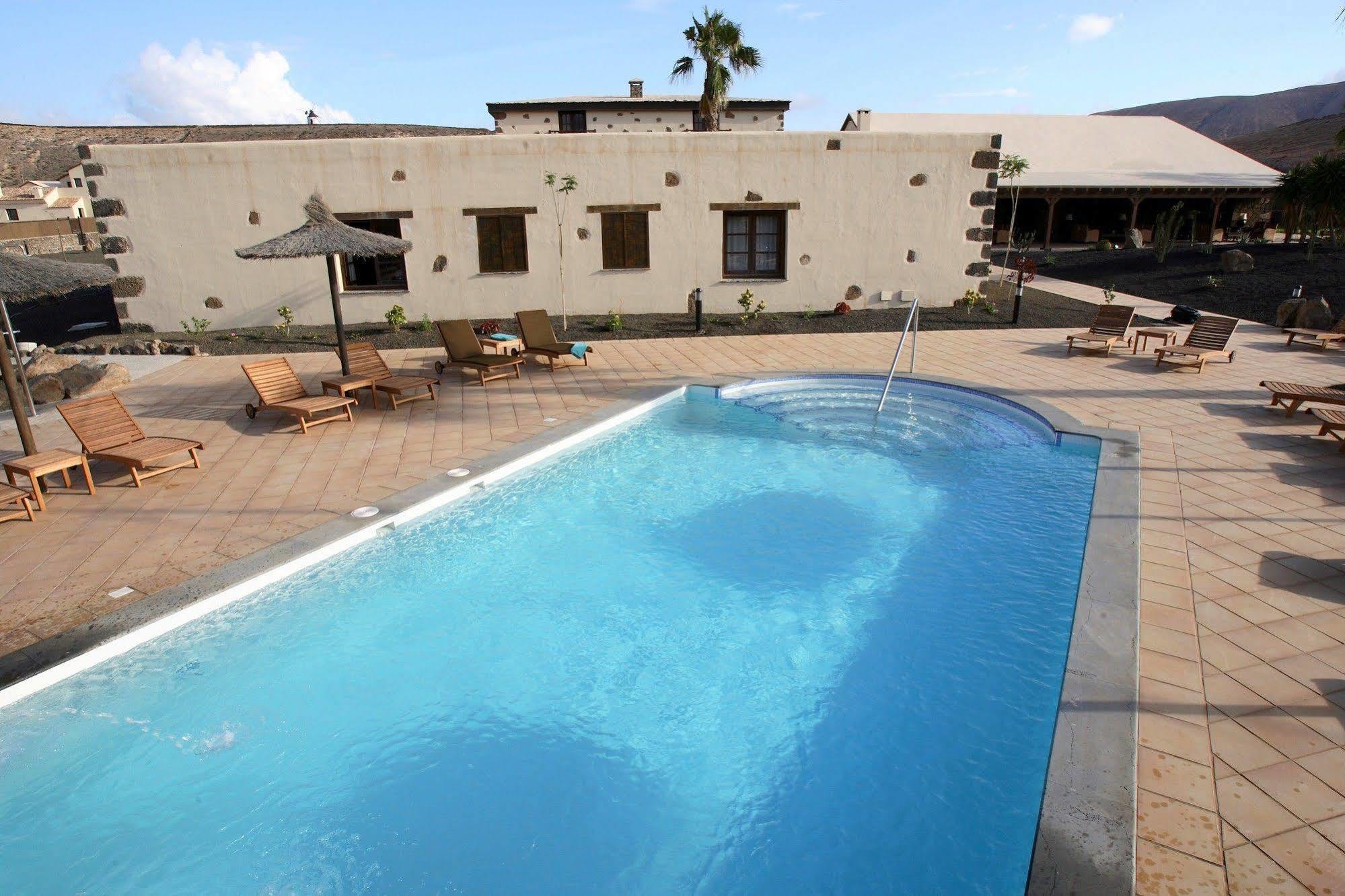Villas Oasis Casa Vieja La Oliva Exterior photo
