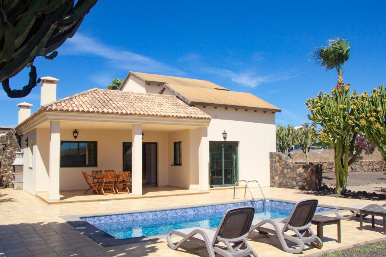 Villas Oasis Casa Vieja La Oliva Exterior photo