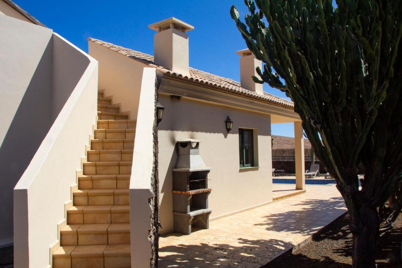 Villas Oasis Casa Vieja La Oliva Exterior photo