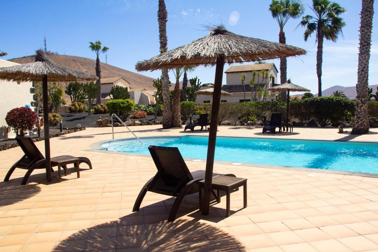 Villas Oasis Casa Vieja La Oliva Exterior photo
